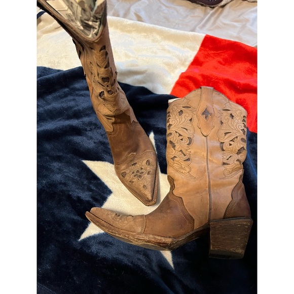 Corral Vintage Boots - Picture 2 of 3